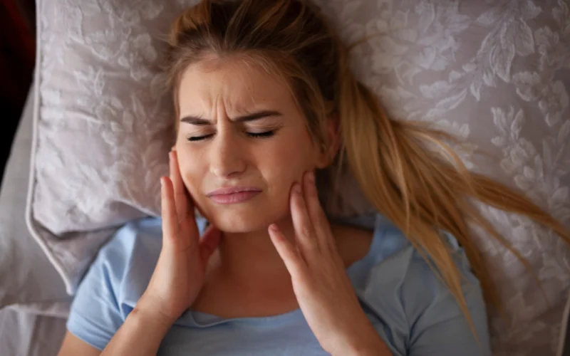 Biểu hiện khi tiêm Botox gọn hàm bị nổi cục